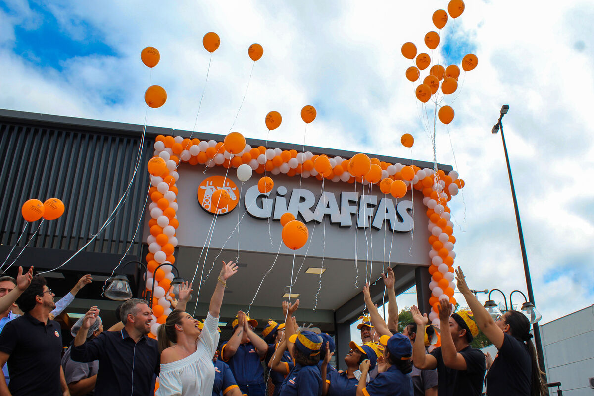 Sabor de infância e experiência além da gastronomia: Giraffas inaugura em Lajeado