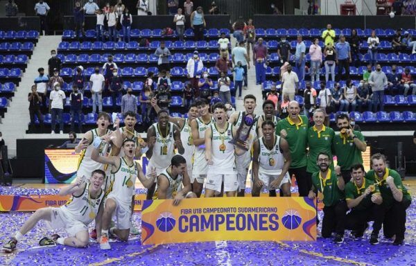 Seleção sub-18 é campeã invicta do sul-americano de basquete