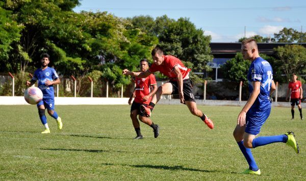 Chuva provoca adiamento de jogos pela região