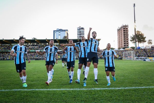 Grêmio busca o penta 33 anos depois