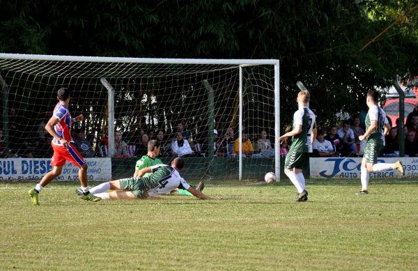 Sete de Setembro avança para final em Arroio do Meio