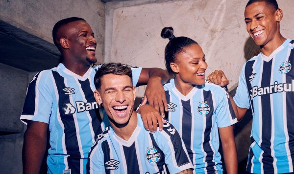 Grêmio lança nova camisa oficial