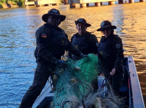 Patram recolhe 1.150 metros de redes de pesca irregulares