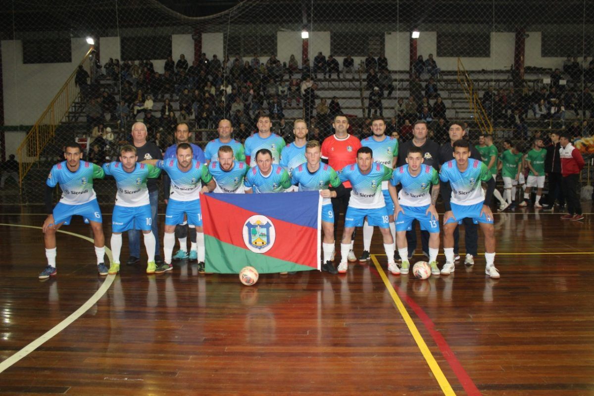 A um empate do bicampeonato