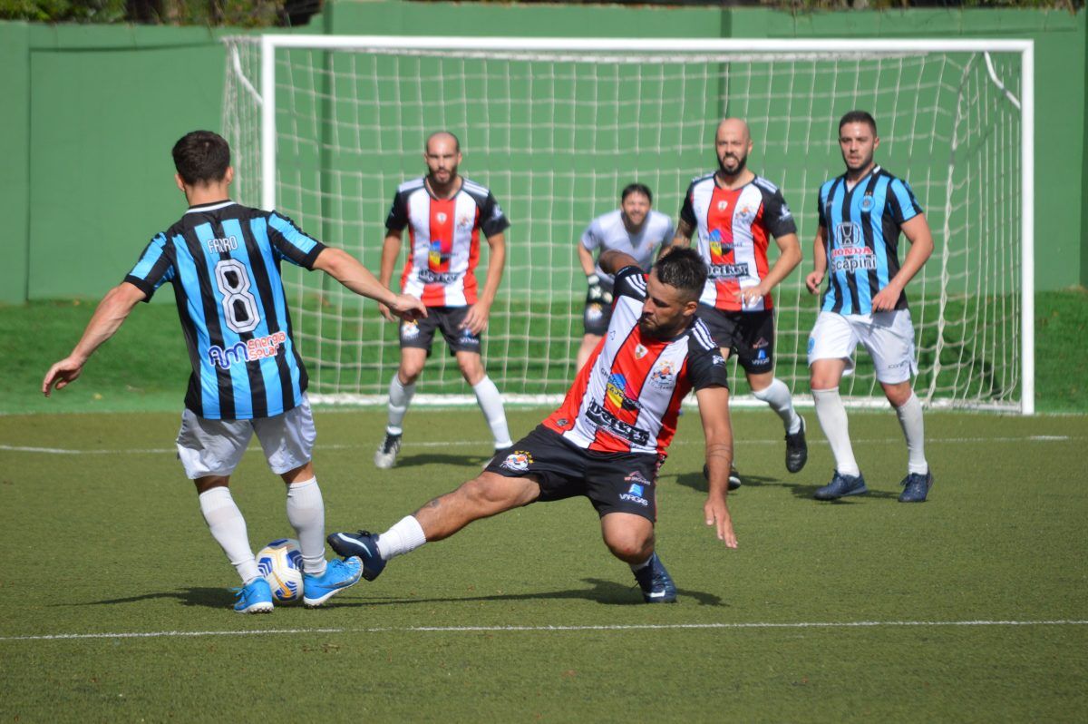 Muitos gols neste sábado nos clubes sociais