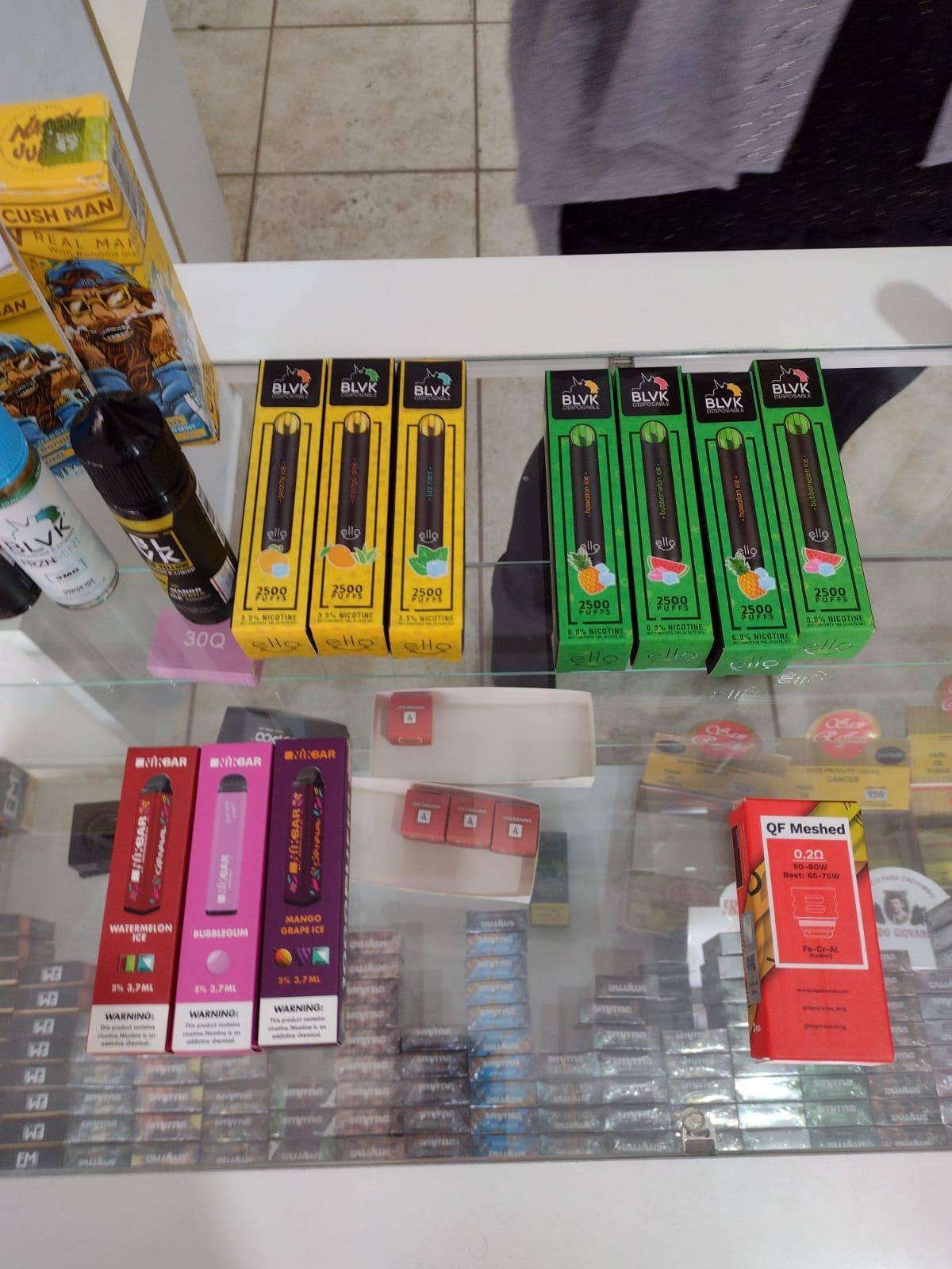Vigilância Sanitária realiza ação contra comércio irregular de cigarros eletrônicos