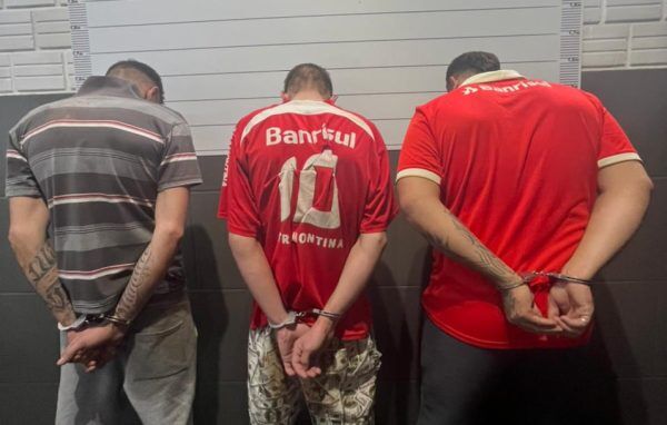DRACO prende três por tráfico de drogas e porte ilegal de arma