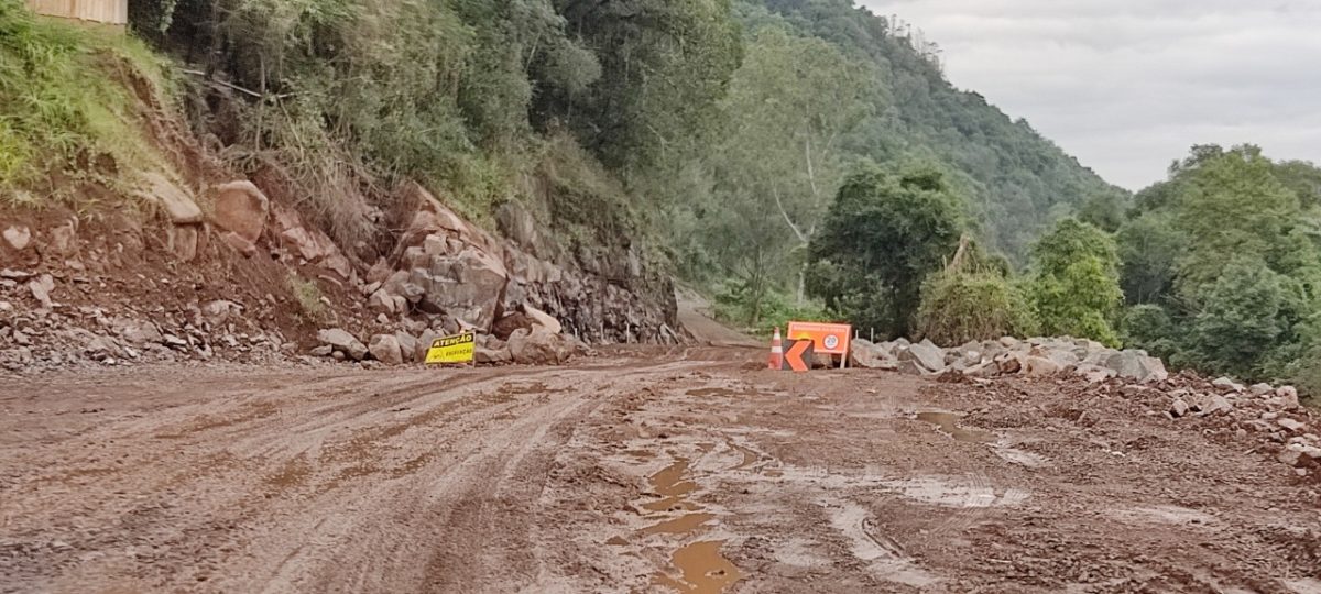 Liberado o trânsito na VRS-811, entre Travesseiro e Arroio do Meio