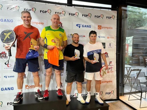 Atletas conquistam título no padel