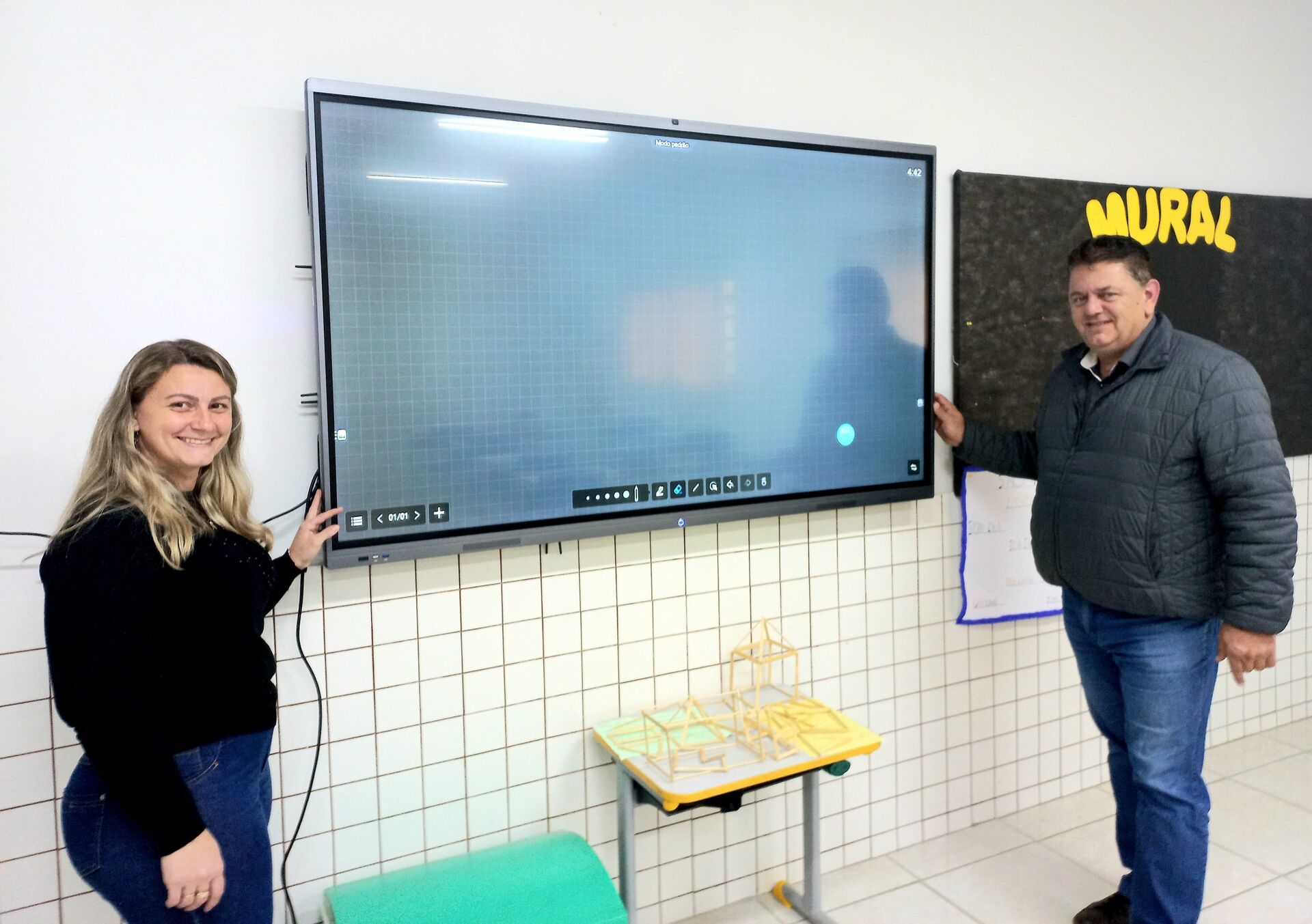 Lousas digitais ampliam recursos em salas de aula - Grupo A Hora