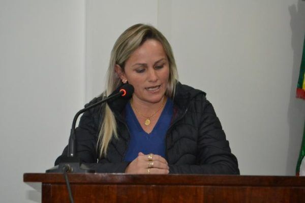 Câmara arquiva processo de sindicância contra vereadora