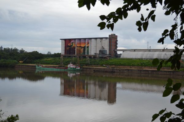Pescadores localizam cadáver no Rio Taquari