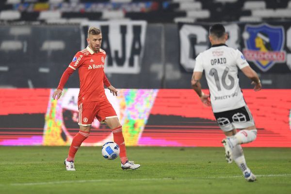 Inter tem gol anulado no fim e perde para o Colo-Colo por 2 a 0