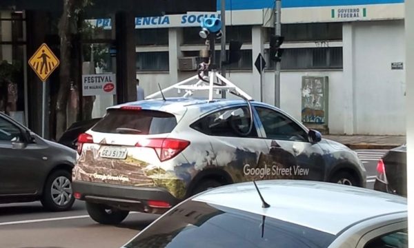 Carro do Google Street View circula por ruas de Lajeado