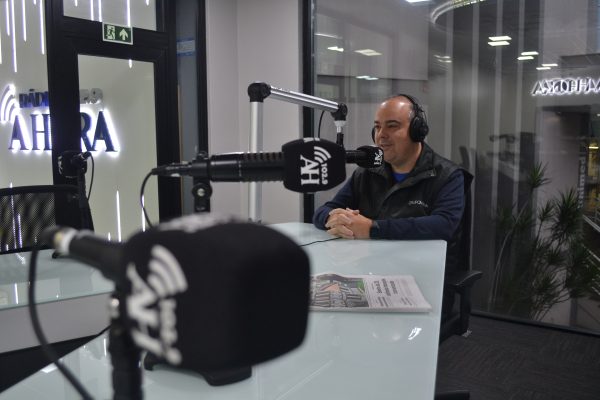 Novo programa da Rádio A Hora une informação e interatividade