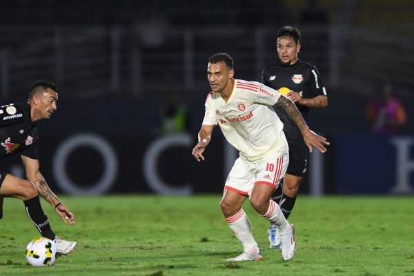 Inter marca dois gols no fim e vence o Red Bull Bragantino