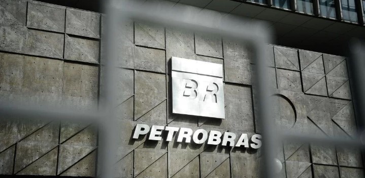 Petrobras anuncia fim da política de preços baseada na cotação internacional