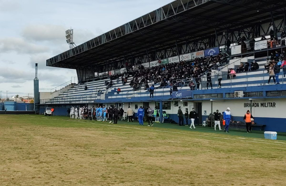 Alviazul a 90 minutos das semifinais da Divisão de Acesso