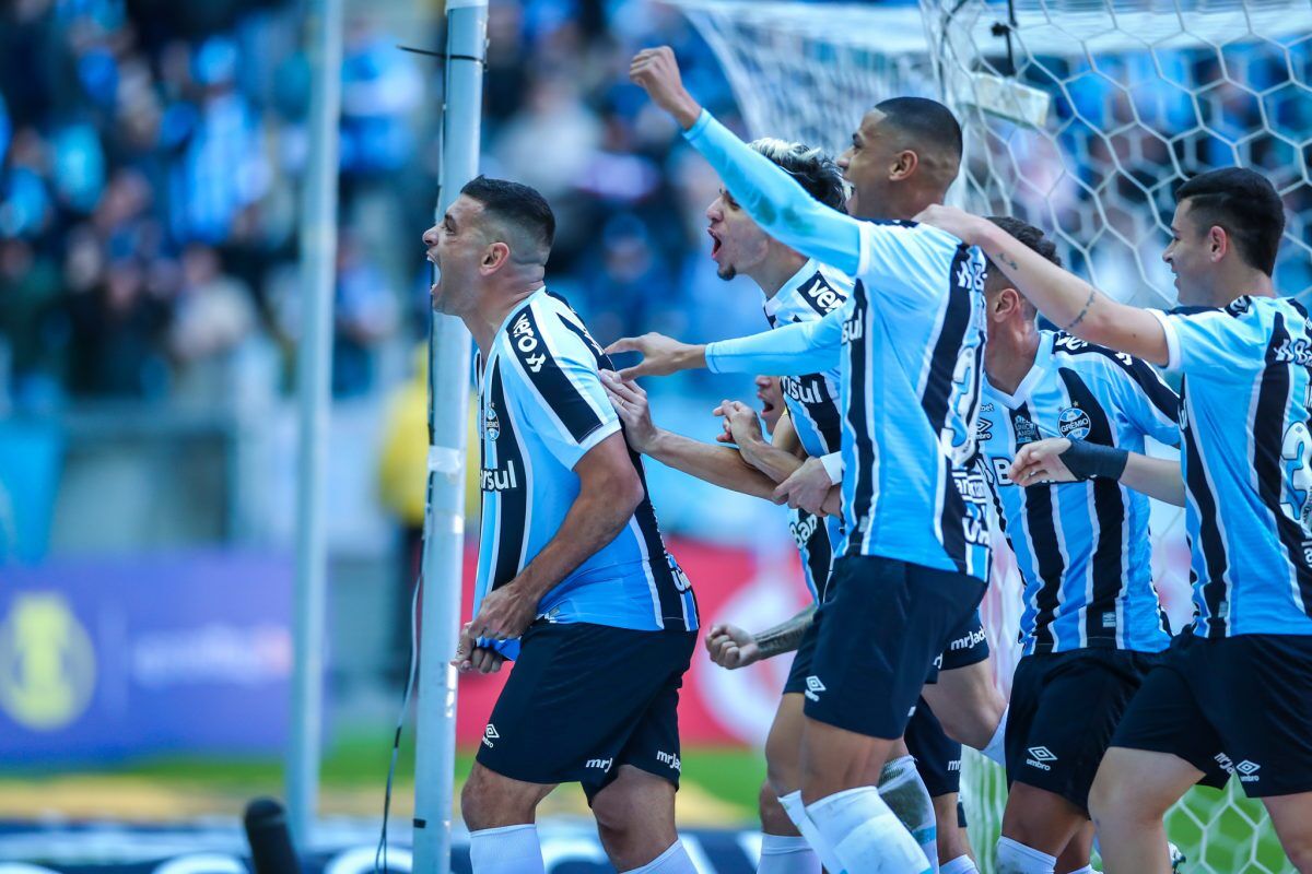 Grêmio vence o Sampaio Corrêa e ingressa no G4