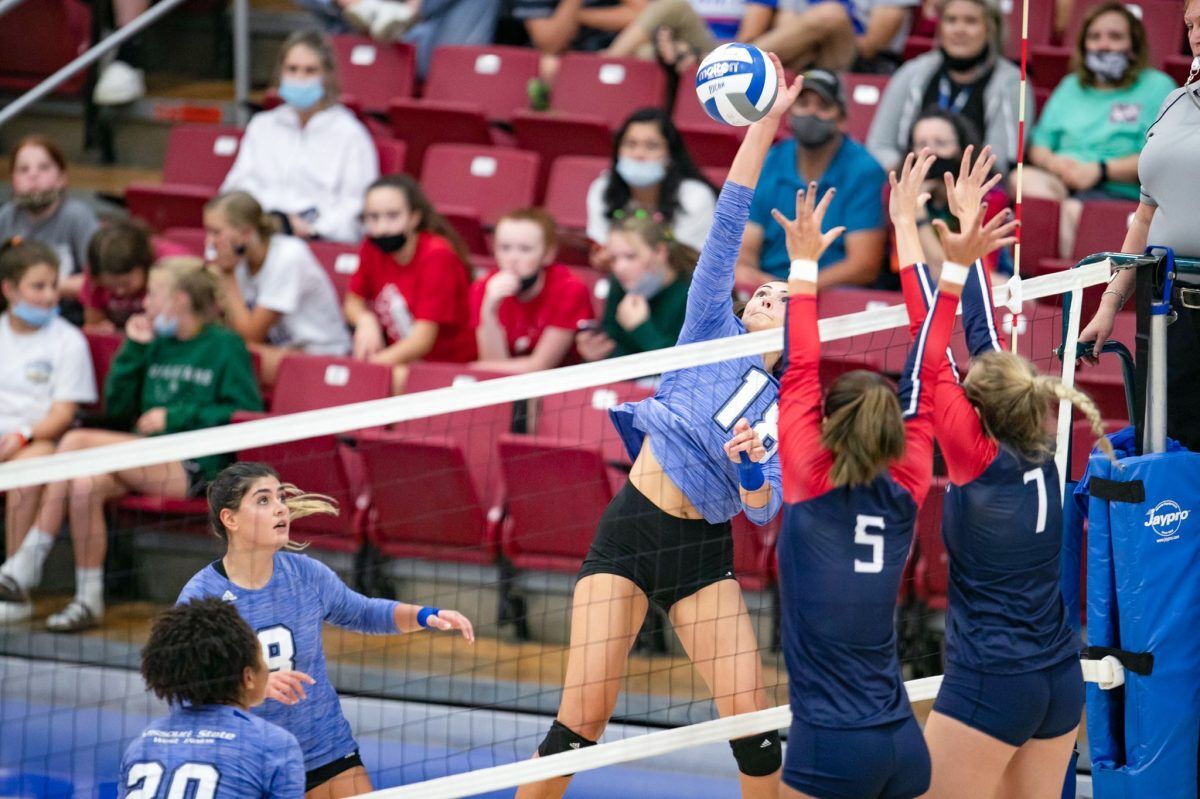 Equipes de vôlei jogam pela segunda etapa do estadual - CEAT