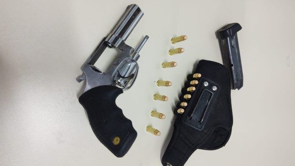 Homem é preso por porte ilegal de arma de fogo em Encantado