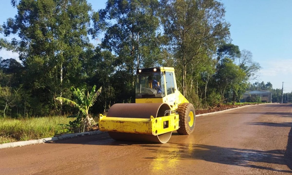 Fazenda Vilanova inicia asfaltamento em duas ruas nesta semana