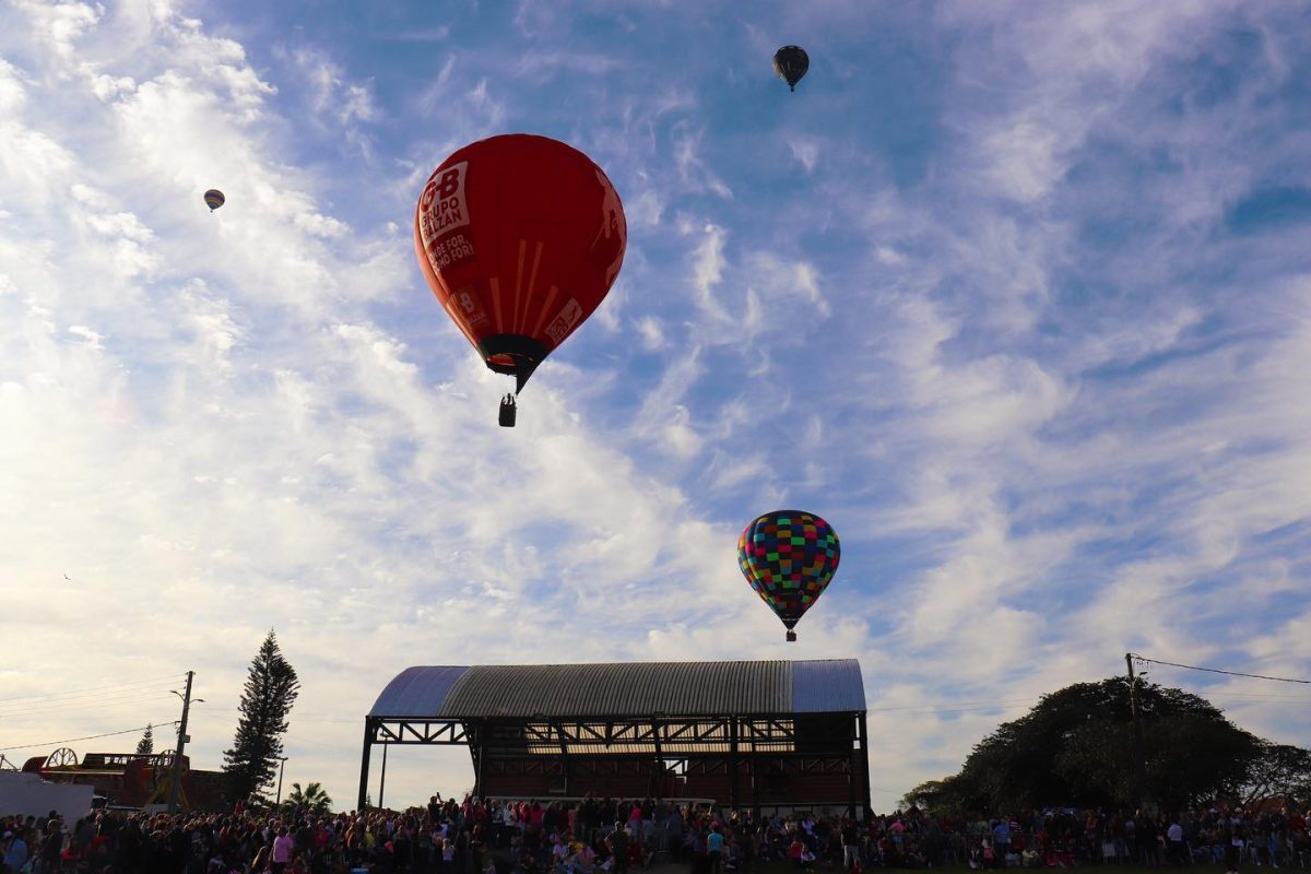 Festival de Balonismo leva mais de 10 mil pessoas ao Centro Administrativo