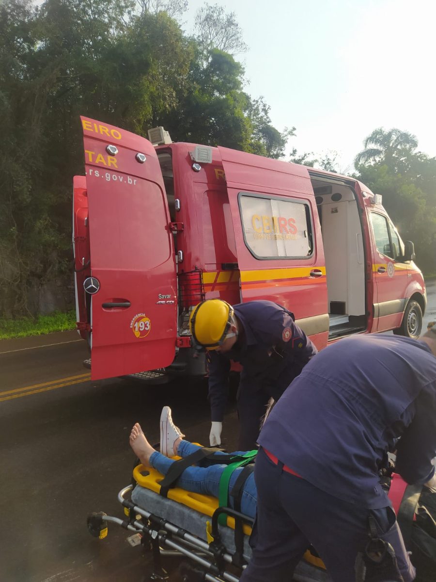 Acidente deixa motociclista ferida na ERS-130, em Arroio do Meio