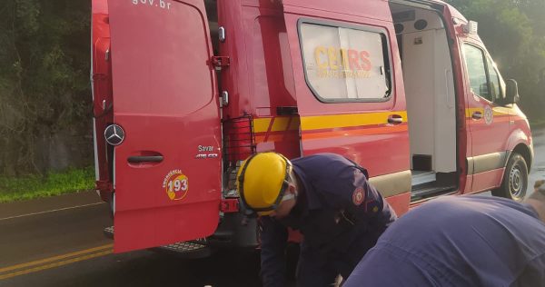 Acidente deixa motociclista ferida na ERS-130, em Arroio do Meio