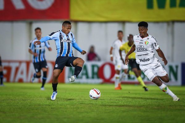 Grêmio empata com o Brusque e mantém vantagem para o quinto colocado