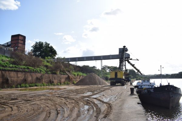 Cessão no Porto de Estrela