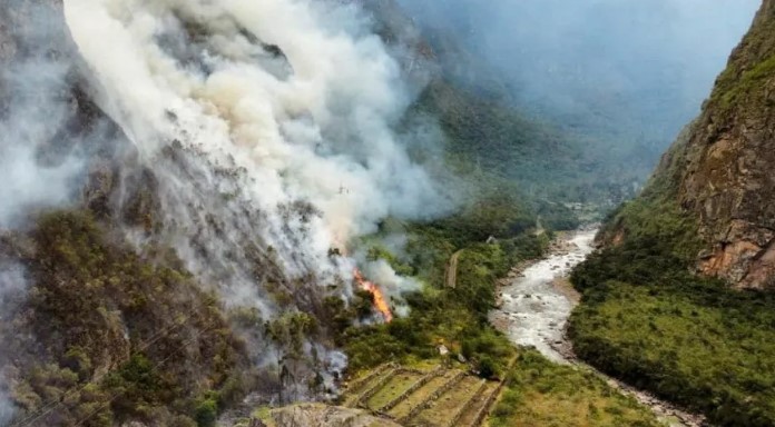Incêndio florestal coloca Machu Picchu em perigo