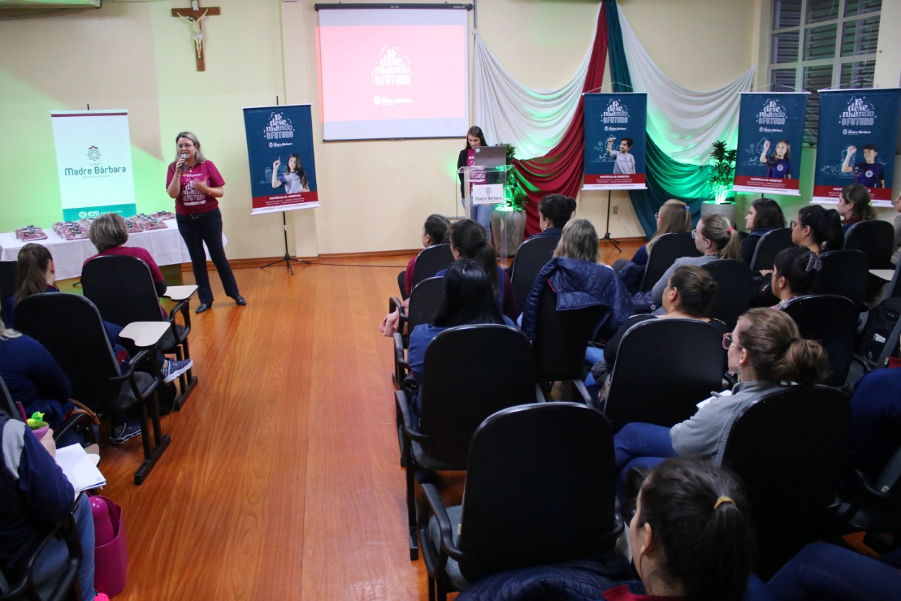 Colégio Madre Bárbara lança Campanha de Matrículas
