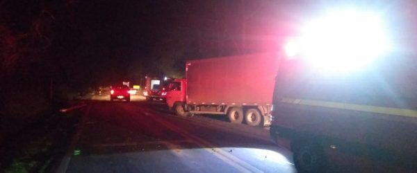 Caminhoneiro sofre ferimentos graves em acidente na ERS-129