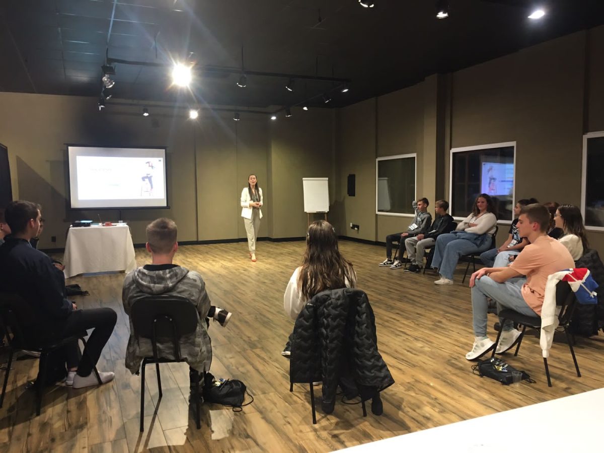 Dale Carnegie desenvolve aptidões de liderança em adolescentes do Vale