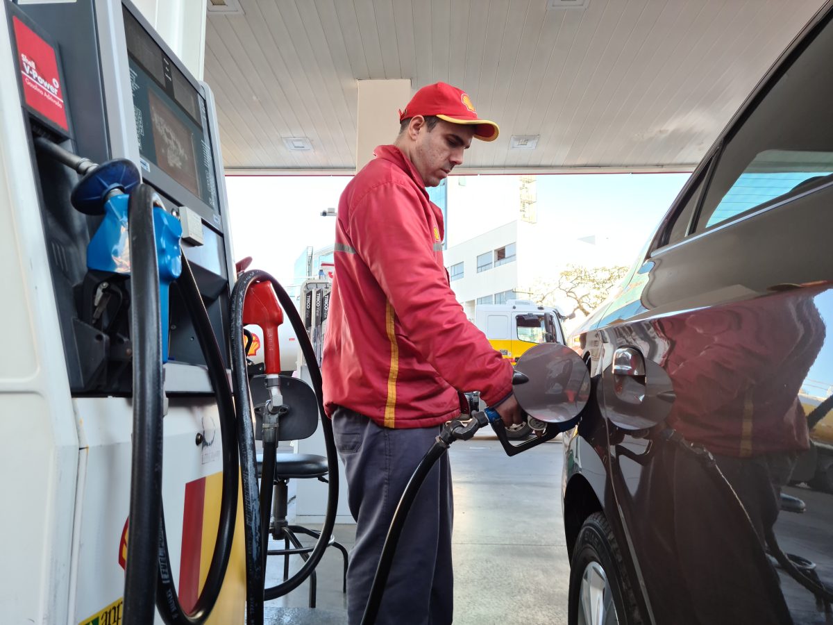 Preço da gasolina varia até R$ 0,73 em postos da região
