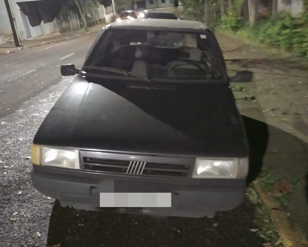 Homem é preso por furto de veículo