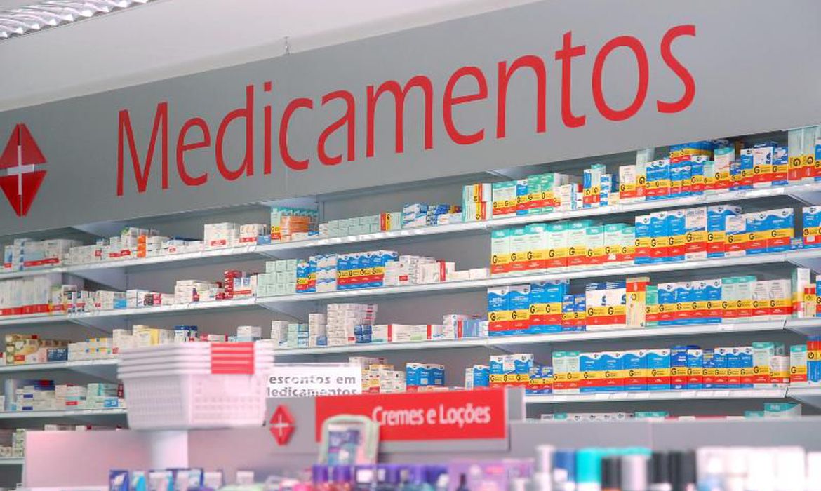 Governo busca ingresso em consórcio para solucionar falta de medicamentos