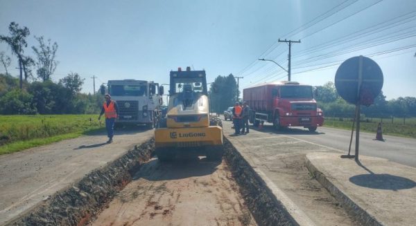 Avanço das obras na RSC-453 exige atenção dos motoristas