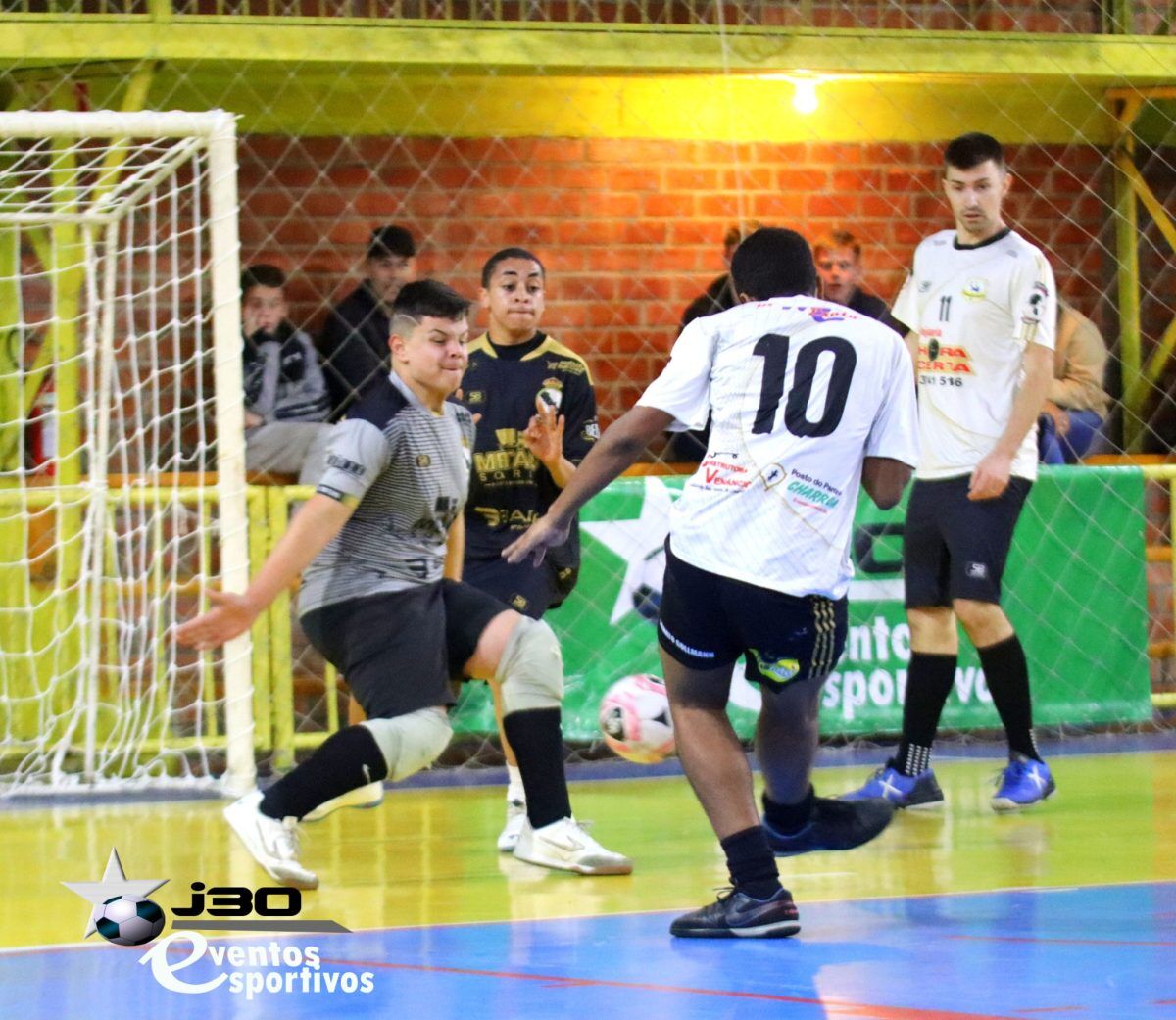 Taça Coopeva segue com cinco partidas