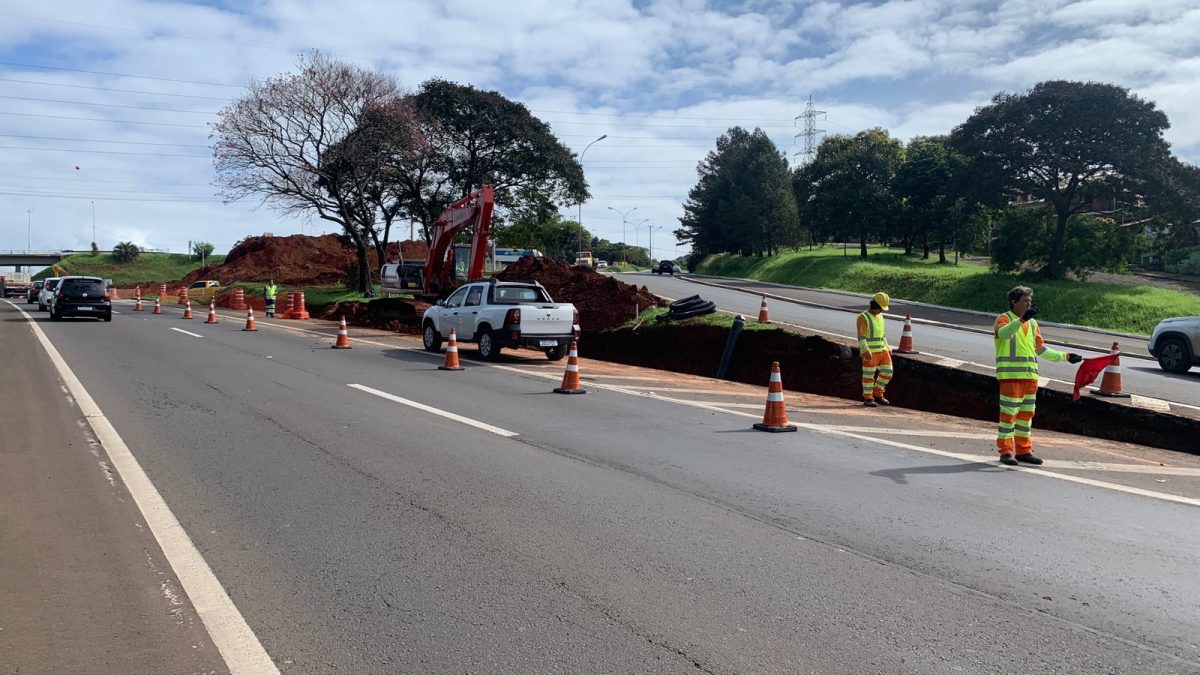 Obra estreita pista da BR-386, em Lajeado