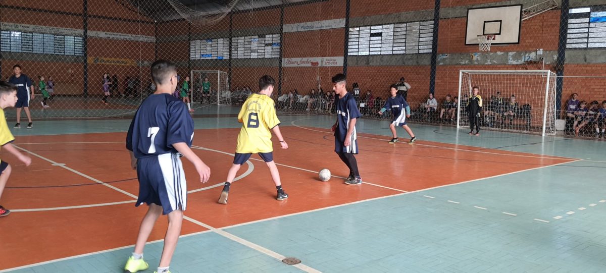 Categoria mirim fecha etapa futsal dos Jogos Escolares de Estrela
