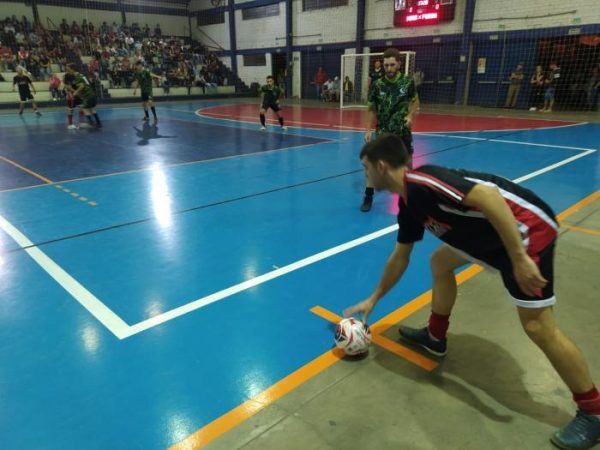 Municipal de Cruzeiro do Sul segue com cinco jogos