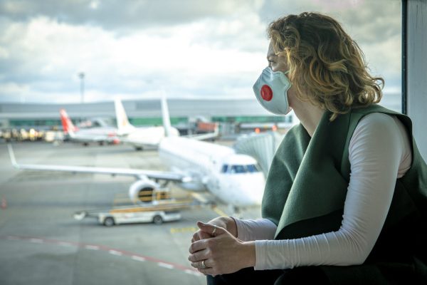 Uso de máscara deixa de ser obrigatório em voos e aeroportos
