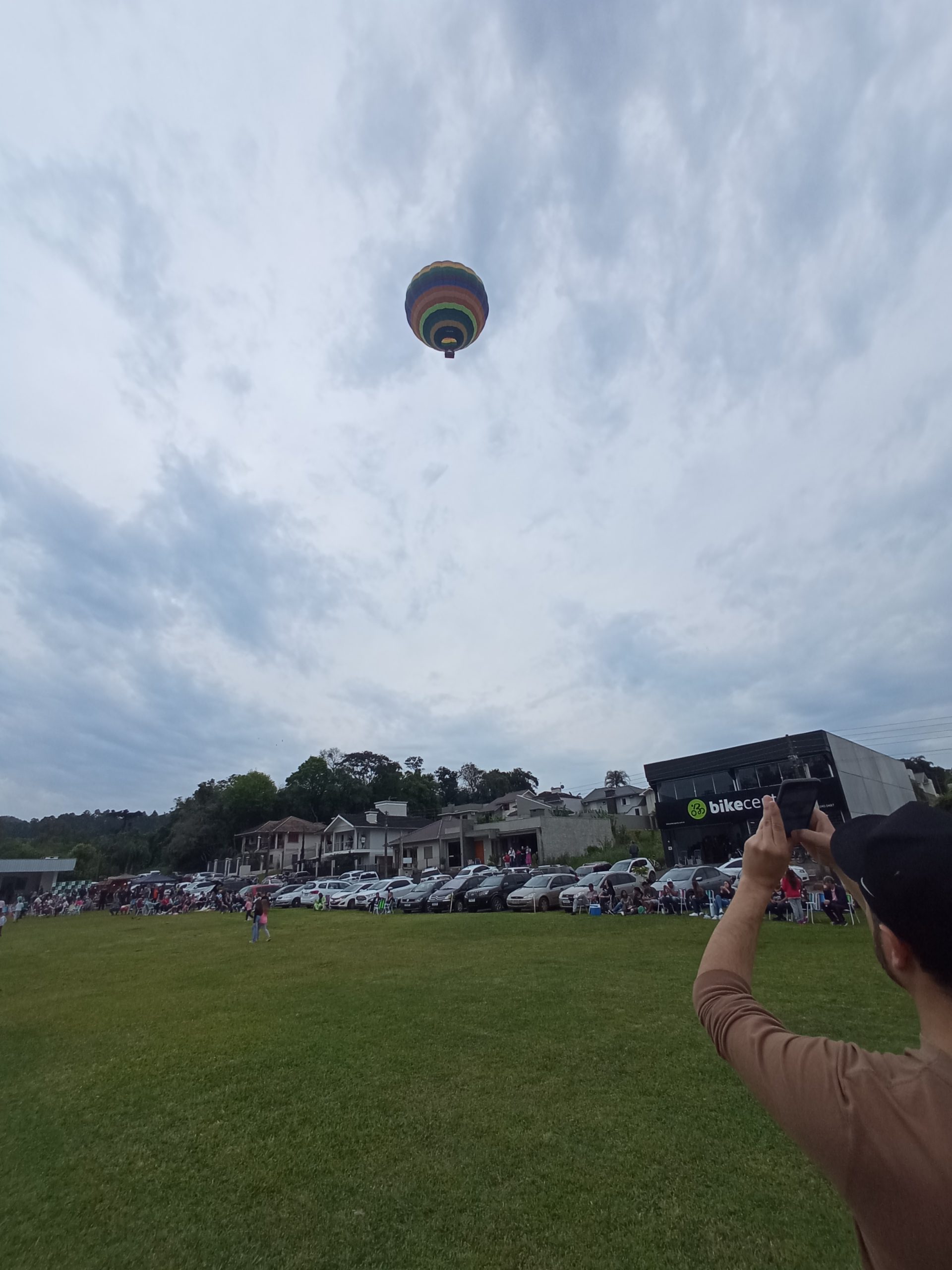 Passeio de balão é atração de evento em Santa Clara do Sul