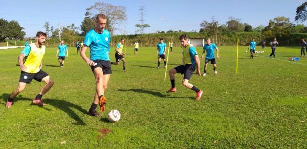 Domingo para testar o elenco