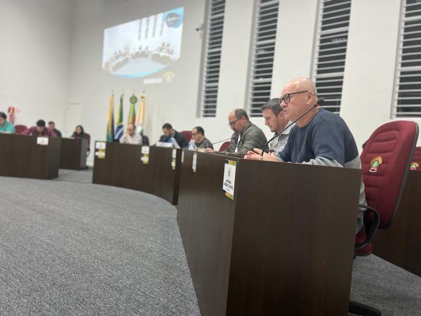 Vereadores se posicionam contra fechamento de escritório da Corsan