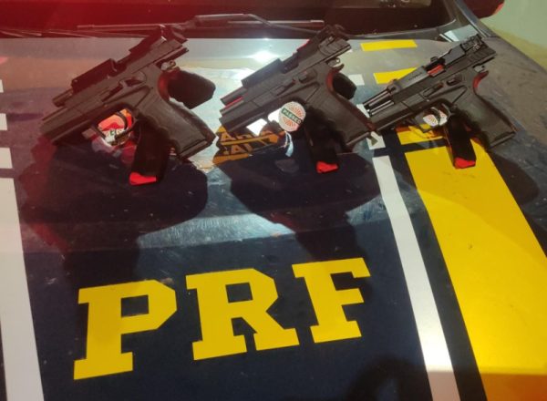 PRF intercepta em Lajeado carregamento de armas do Paraguai