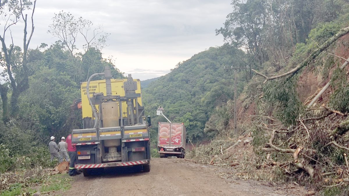 Capitão pede troca da rede elétrica para avançar em obra na ERS-482