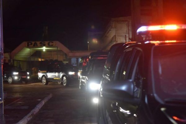 Operação transfere 13 líderes de facções criminosas no RS para presídios federais